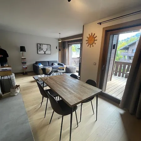 Standing Face Mont Blanc Piscine * Megève